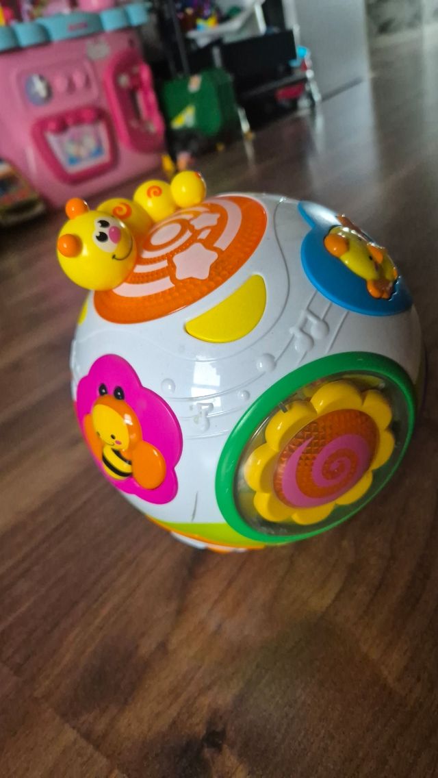 Pelota interactiva cucuball