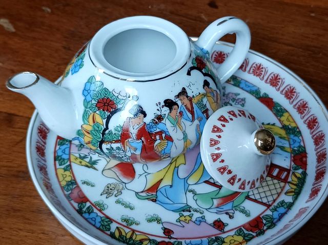 Servizio da Sakè 5 pz. in ceramica.