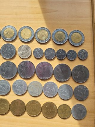 Lote de monedas italianas liras