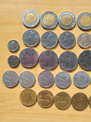 Lote de monedas italianas liras