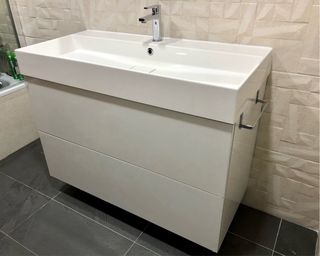 Mueble baño SIN  lavabo y griferia.