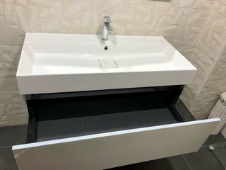 Mueble baño SIN  lavabo y griferia.