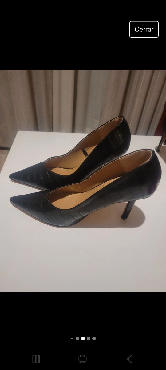 Tacones salón negros