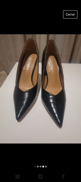 Tacones salón negros