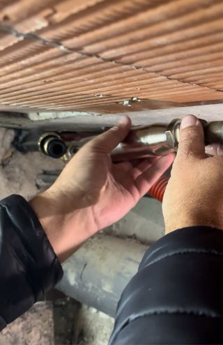 Adios cal. Distribucion e instalacion de AcuaSan