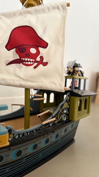 Barco pirata artesanal