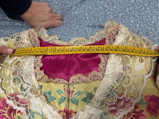 Traje de fallera con manteletas incluidas