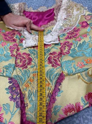Traje de fallera con manteletas incluidas