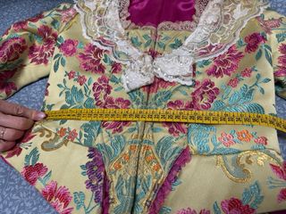 Traje de fallera con manteletas incluidas