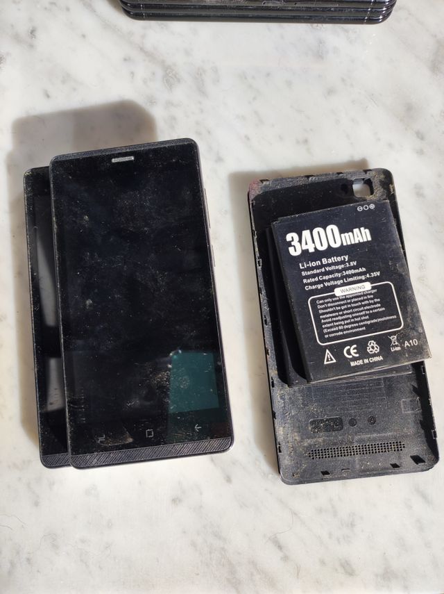 Grande Lotto 14 smartphone per ricambi