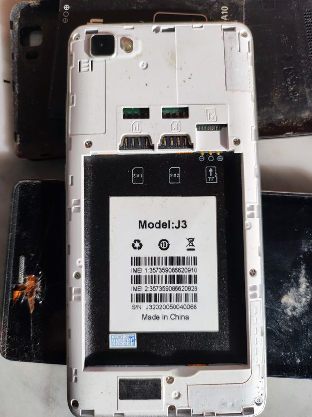 Grande Lotto 14 smartphone per ricambi