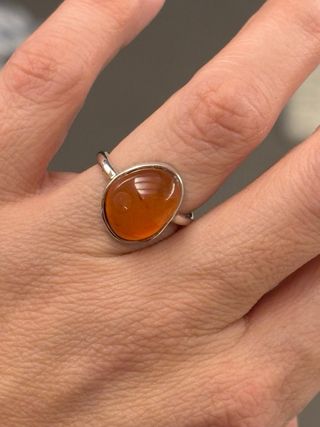 Anillo de plata con àmbar