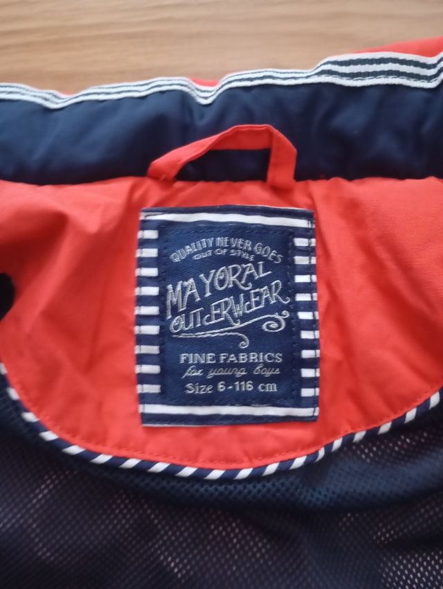 Chubasquero naranja Mayoral talla 6 años