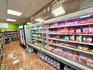 SE TRASPASA SUPERMERCADO EN ZARANDONA MURCIA