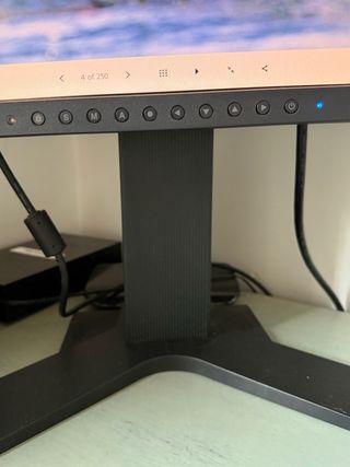 Monitor Eizo ColorEdge 222W foto y video. Pantalla