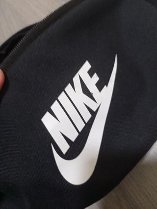 Riñonera Nike