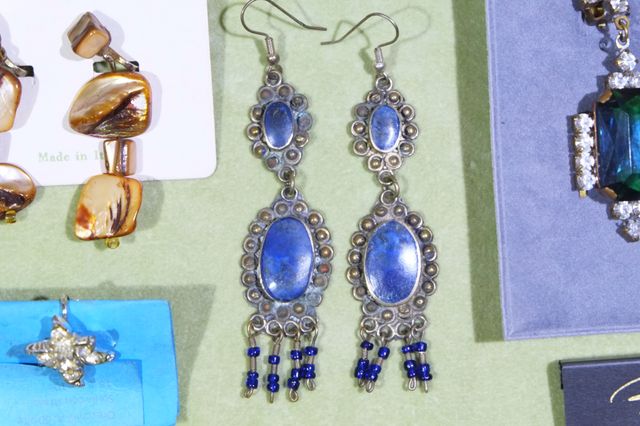 Collezione Orecchini di vari tipi a pernoe a clips