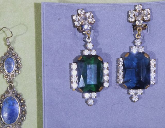 Collezione Orecchini di vari tipi a pernoe a clips