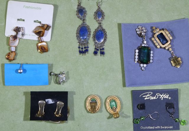 Collezione Orecchini di vari tipi a pernoe a clips