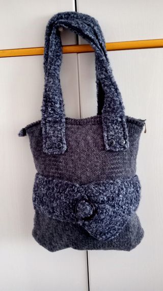 Borsa blù in lana foderata