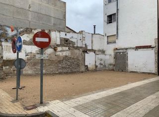 Solar urbano centro Zuera