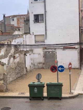 Solar urbano centro Zuera