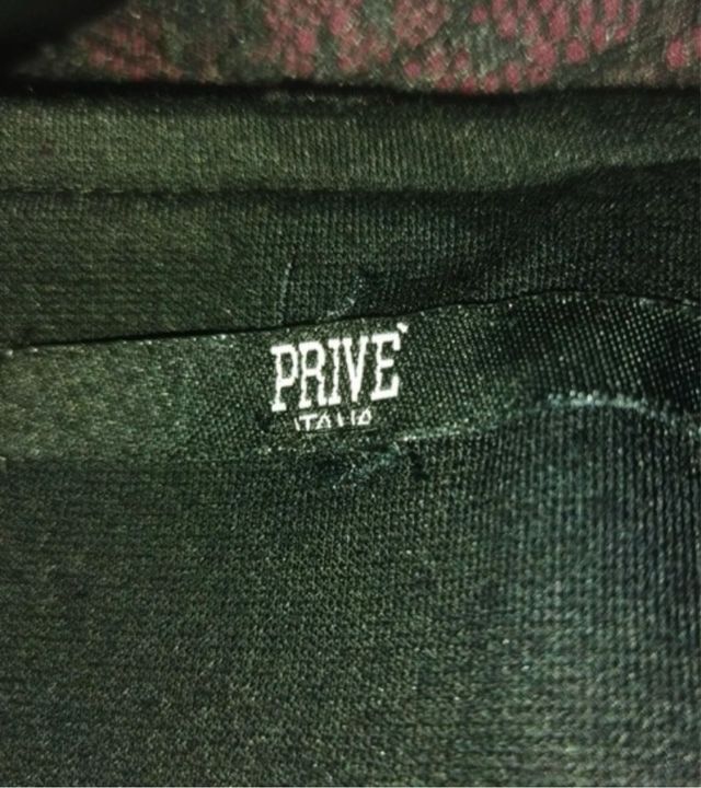 Gonna rossa con pizzo nero