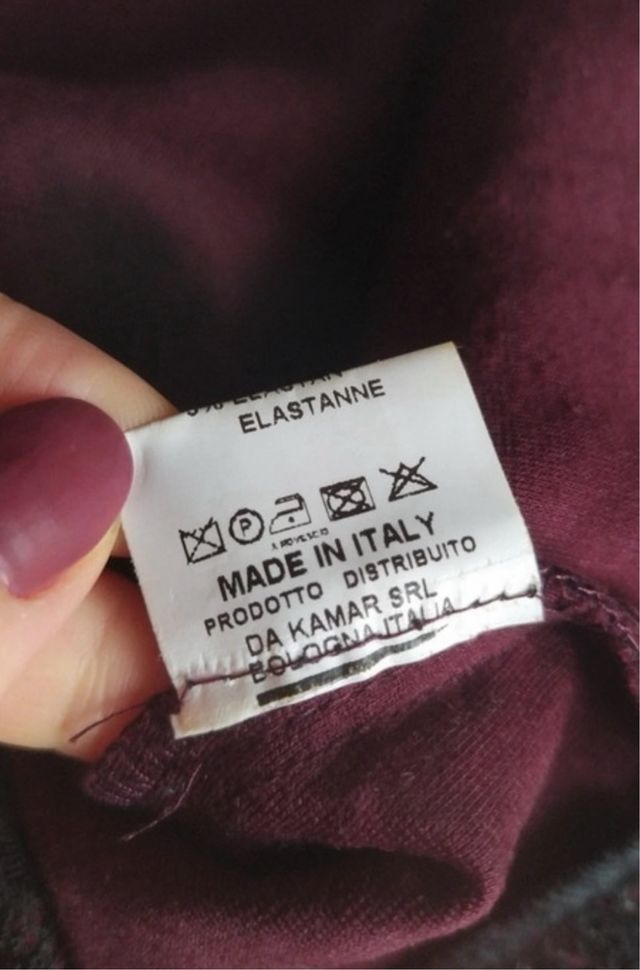 Gonna rossa con pizzo nero