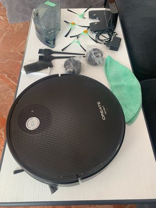 Robot aspirador y fregasuelos
