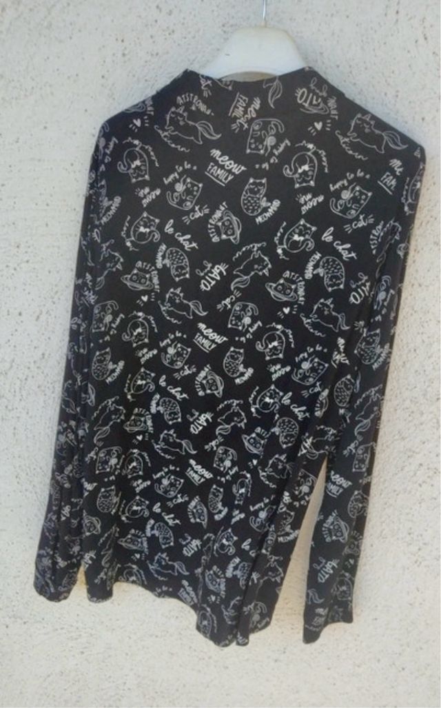 Camicia con decorazione di gatti