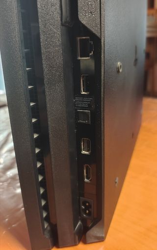 Ps4 Pro 1TB Edición especial KH3