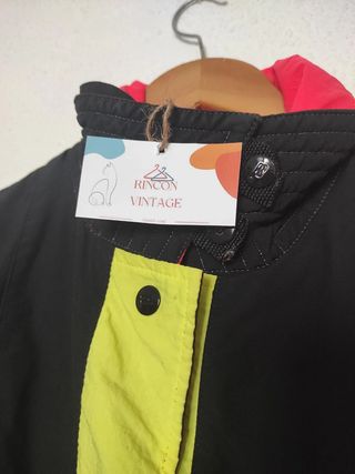 Cazadora cortavientos vintage retro