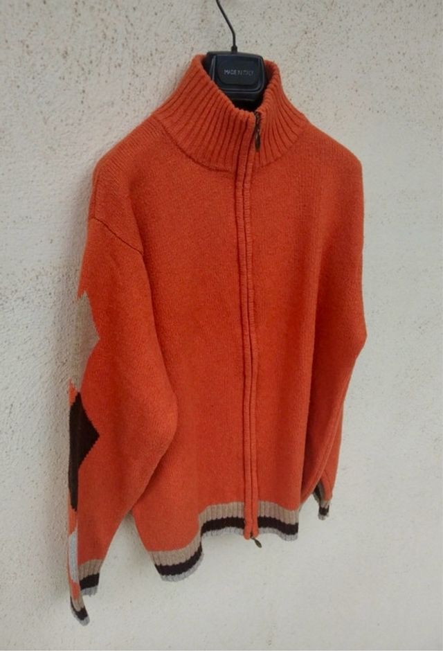Maglione con cerniera arancione