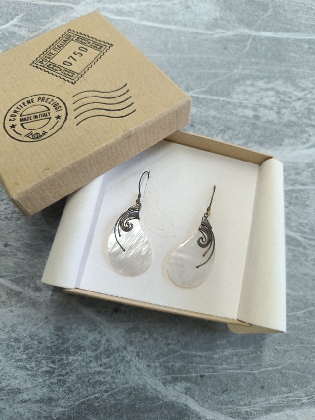 Orecchini in madreperla