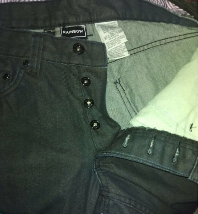 Jeans nero con bottoni