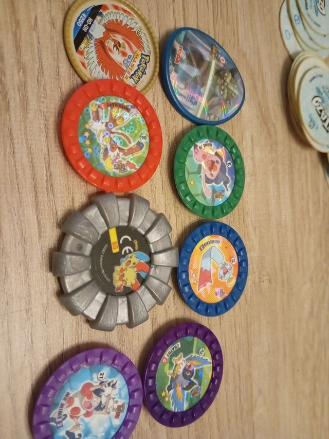 Tazos poquemon y 1 star wars