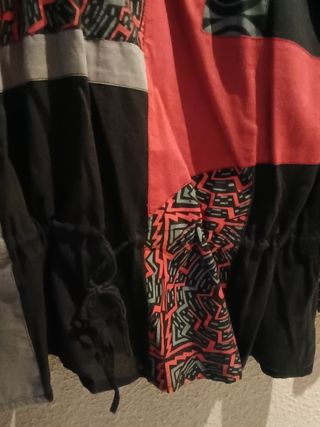 Blusa desigual.