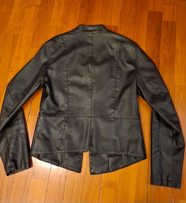 Giacchino finta pelle nero