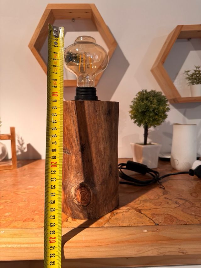 Lampada in legno artigianale