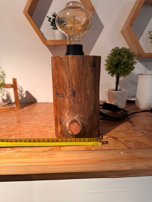 Lampada in legno artigianale