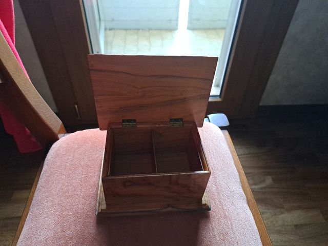 Cofanetto in legno di olivo