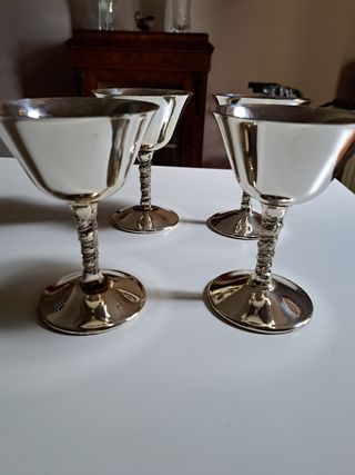 4 COPPE SILVER PLATE