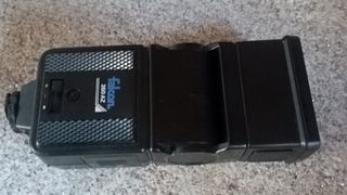 Cámara y flash externo vintage