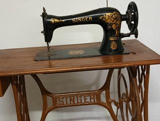 Maquina de coser Singer