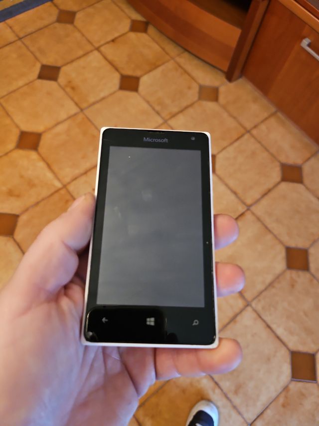 Microsoft phone 435