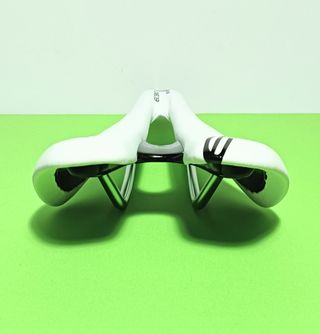 Sillín de bicicleta de carretera blanco