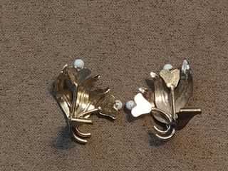 Pendientes antiguos pintados