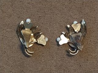 Pendientes antiguos pintados