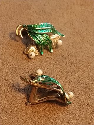 Pendientes antiguos pintados