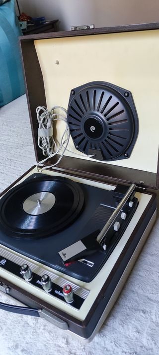 Tocadiscos Cosmo B3010